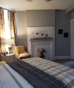 Old Louisville-Minutes From your next adventure