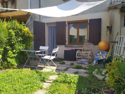 Appartement avec jardin au pied de la Chartreuse