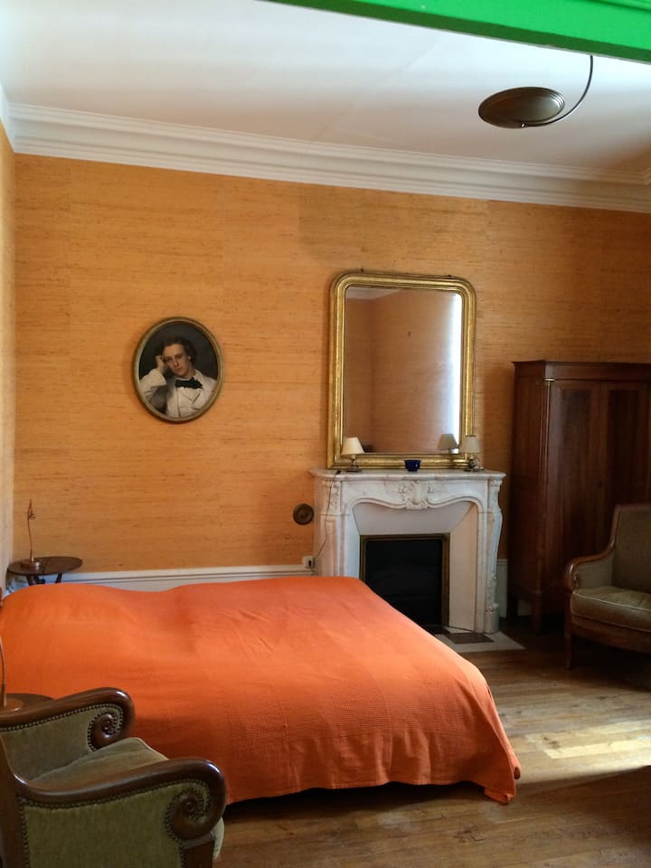 غرفة النوم 2