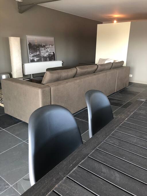 Ruime living met WiFi , telenet , tvhoek en stereo