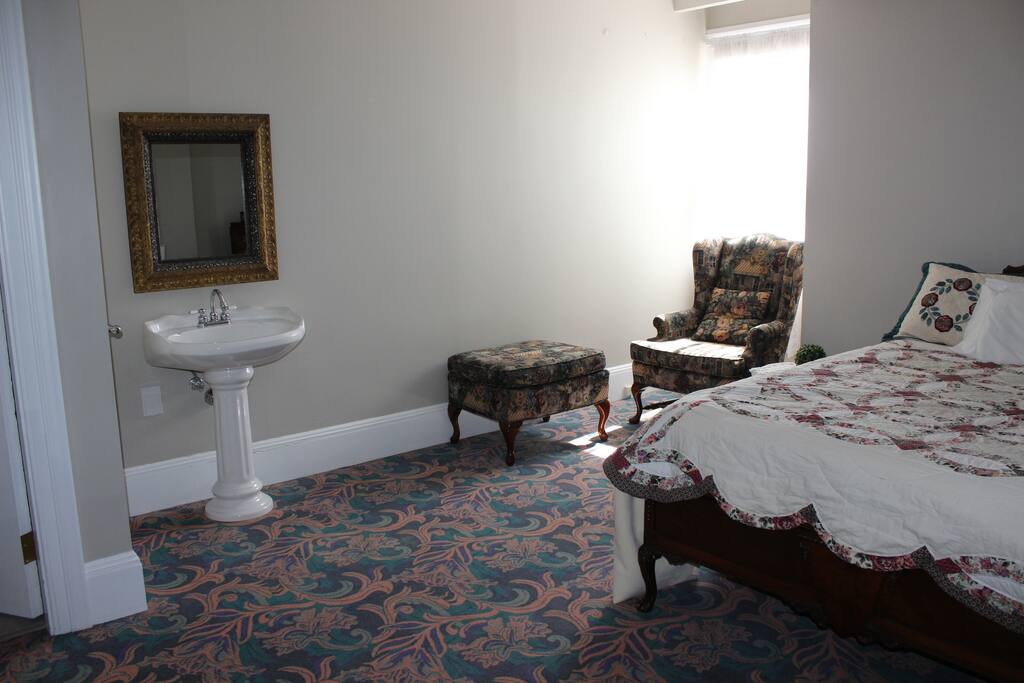 Sink in the room