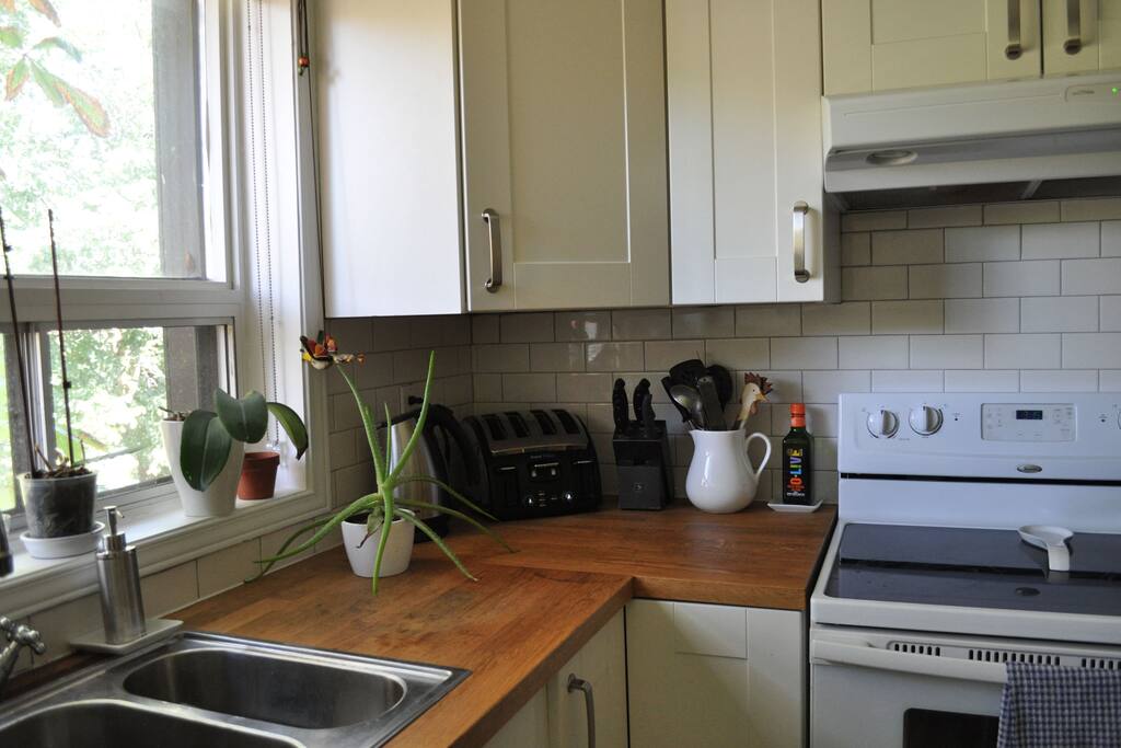 Kitchen (upstairs)