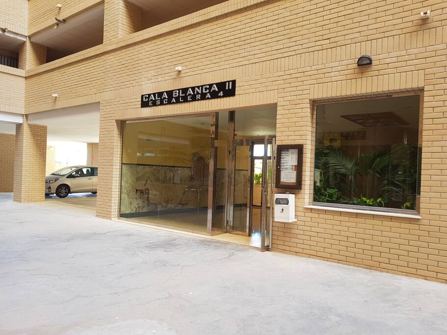 Entrada principal edificio