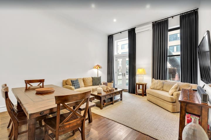 Columbus Circle/Times Sq./Central Park. Back patio