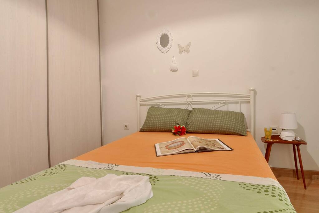 Bedroom Double Bed-01