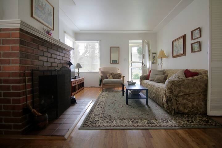 The Happy Little Cottage South Mission Beach Cottages For Rent