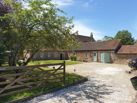 Luxury Barn in Somerset - Hot Tub & Woodburner