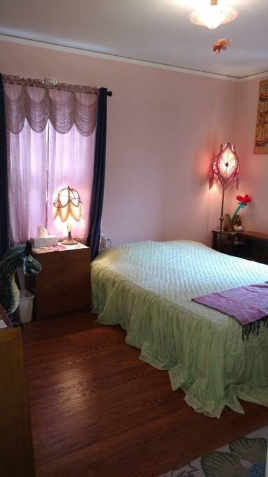Delilah welcomes you to this comfy memory foam bed. It's a cozy repris for any lofty traveler.
