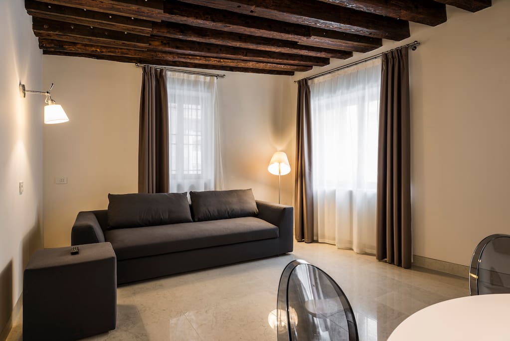 MyPlace Campo Santa Margherita Superior Apartment- zona giorno