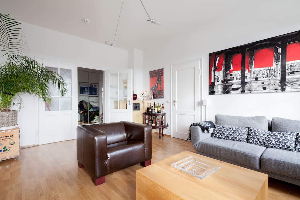 Living Room picture 2