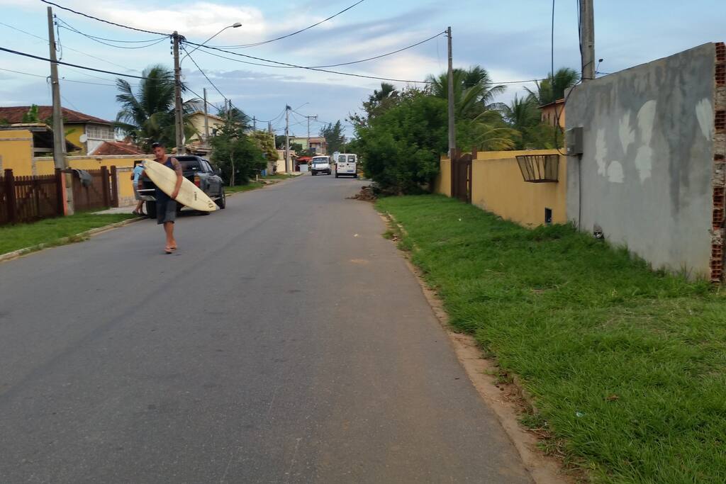 No final desta rua contém a praia