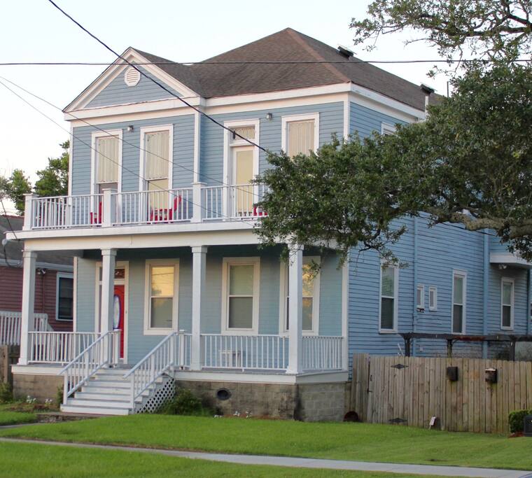 House is located in a great spot with private entrance in rear & free off-street parking