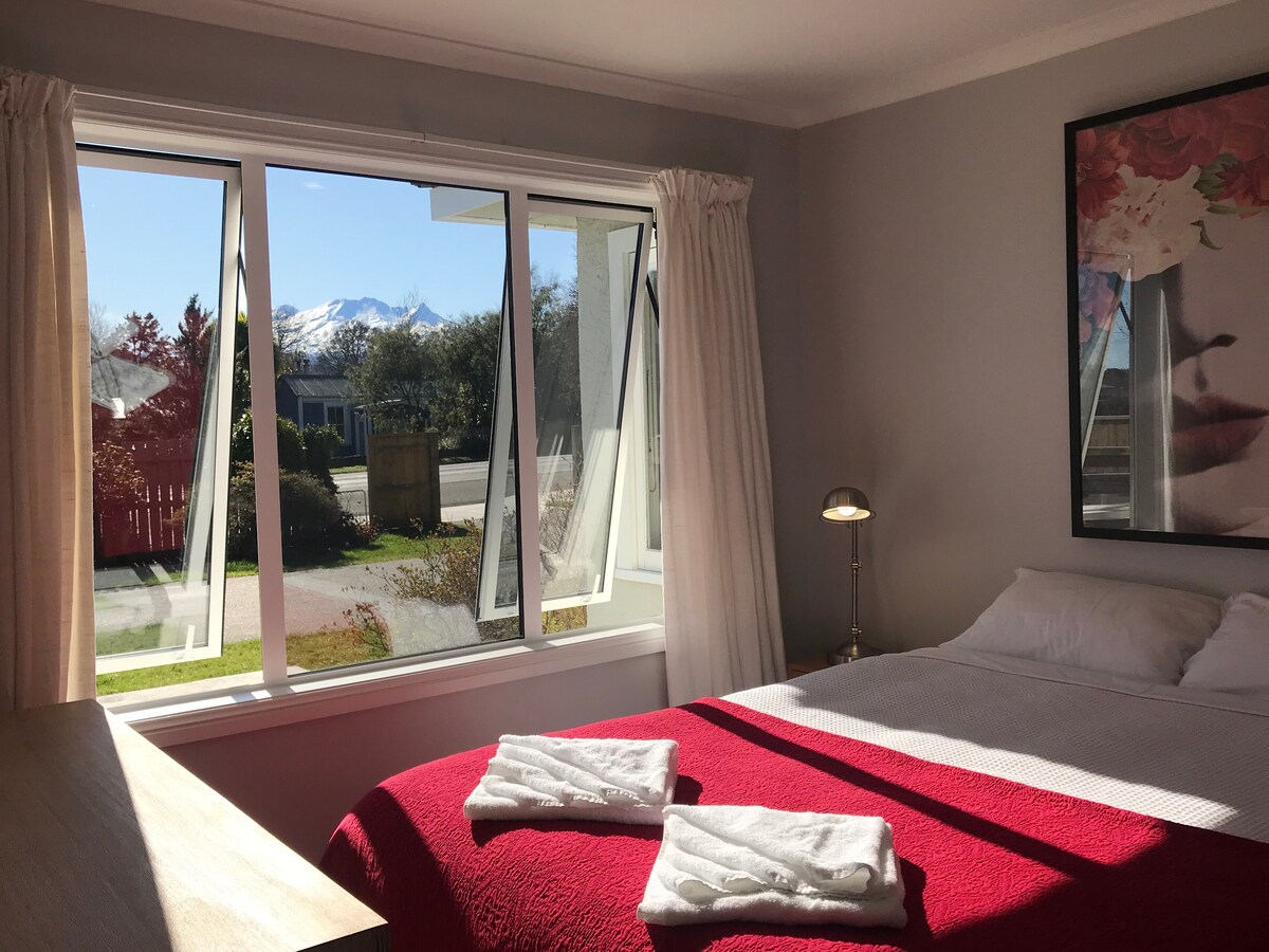 ห้องนอน 2 พร้อมวิวภูเขา Ruapehu