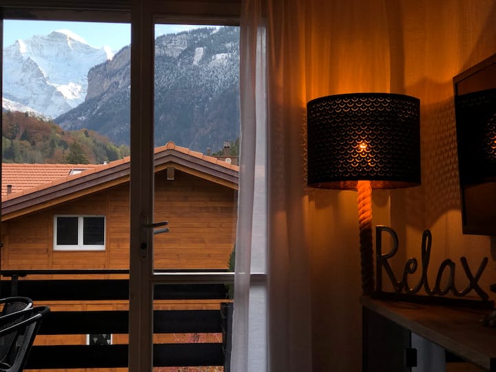 S&P Mountain View Swiss Holiday