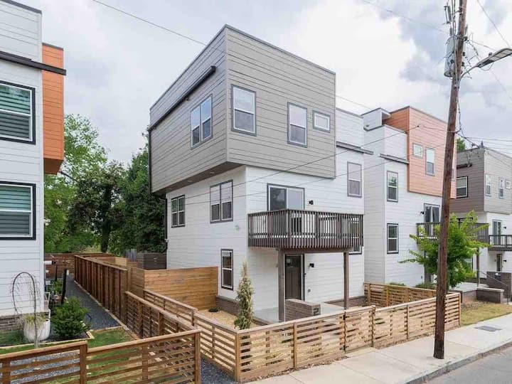 Downtown Atlanta ~ Peachy Clean ~ Rooftop Vibes