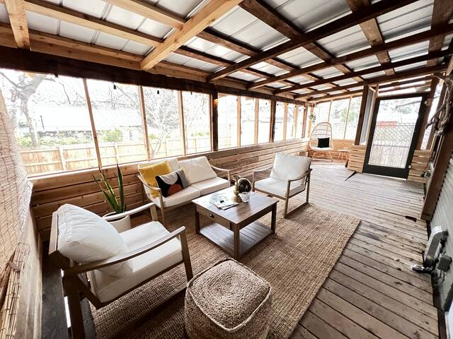 SOCO House *BEST LOCATION* gallery image 5