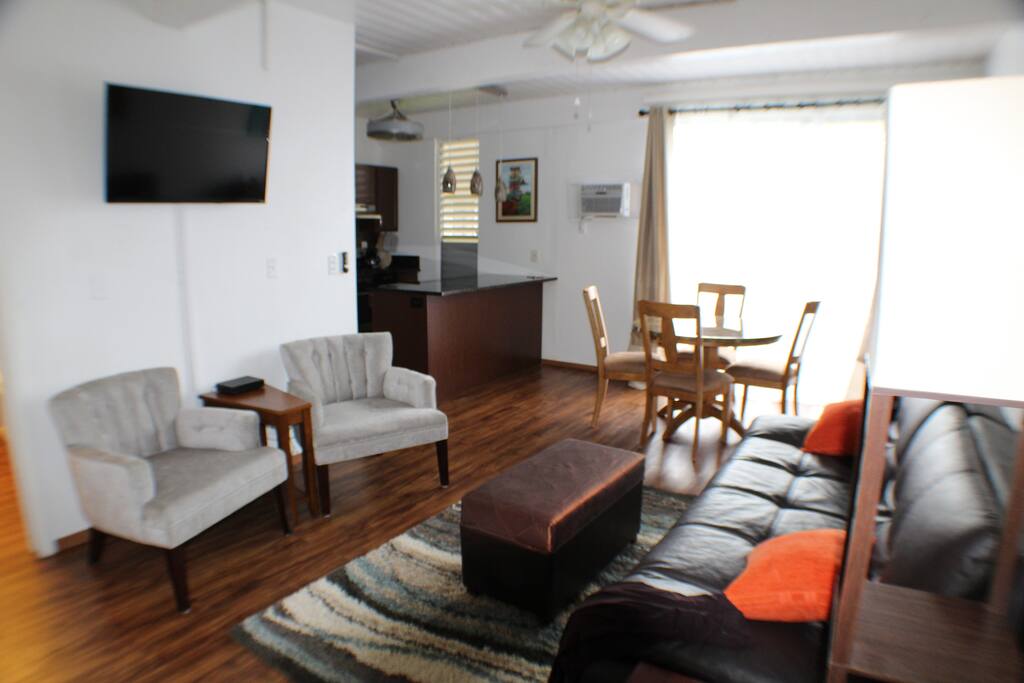 Large Living Room with Dining Area (w/view) and Fully Equipped Kitchen