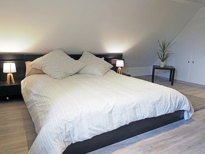 Bedroom on the 2nd floor with a queen bed