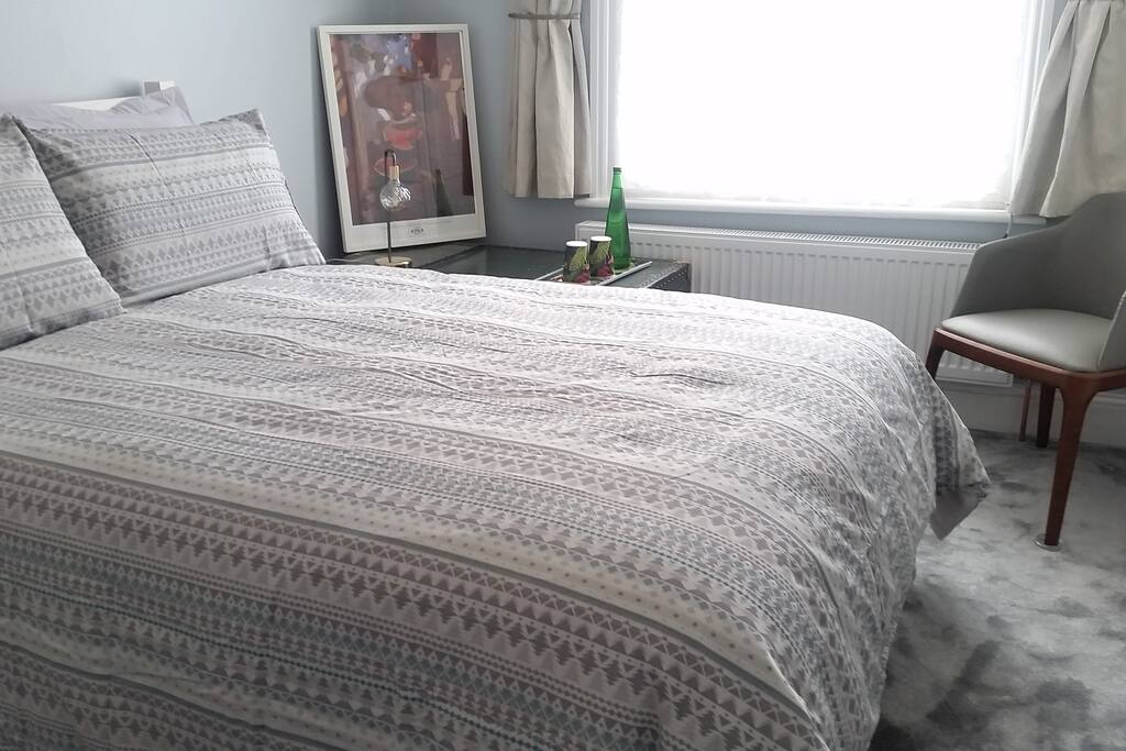 Cosy guest bedroom