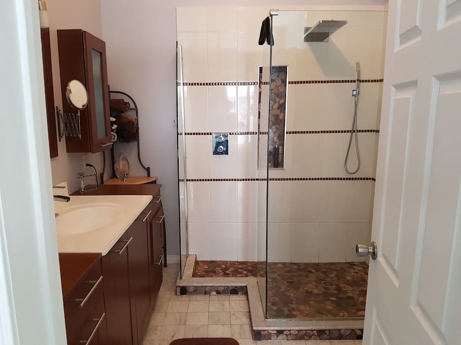 salle de bain privée chambre des maîtres