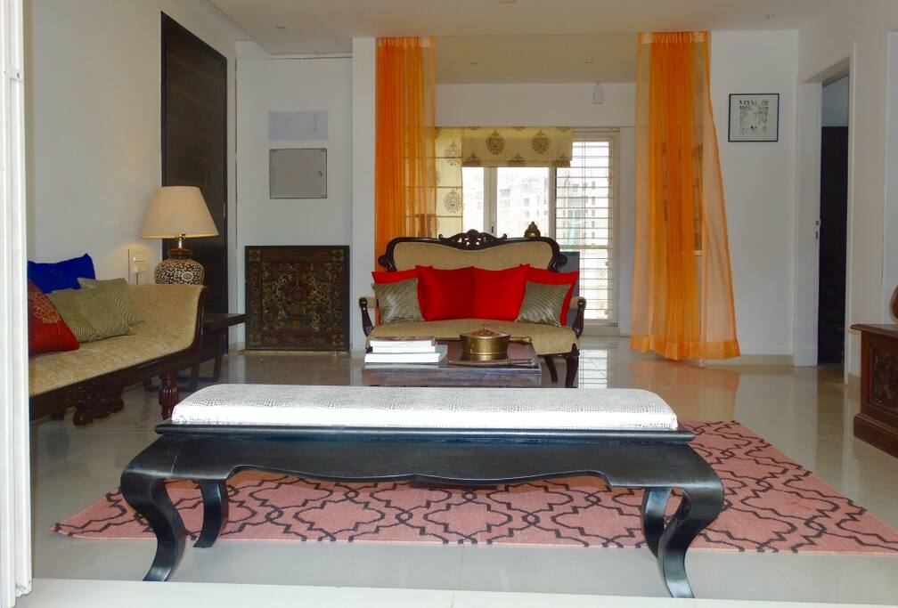Living room and kitchen seen from the patio