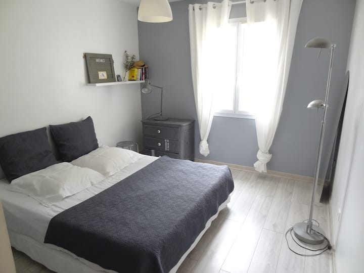 Krevet s bračnim krevetom okrenut prema sjeverozapadu (1. kat)