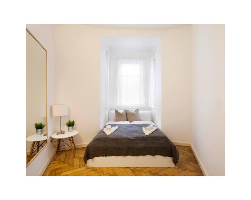 Romantic Bedroom B for 2