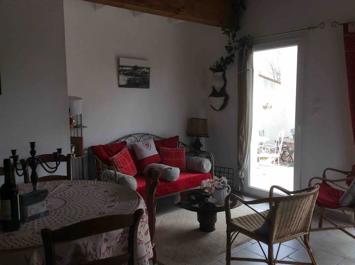 Aux Portes De La Camargue Et De Nimes - Montpezat