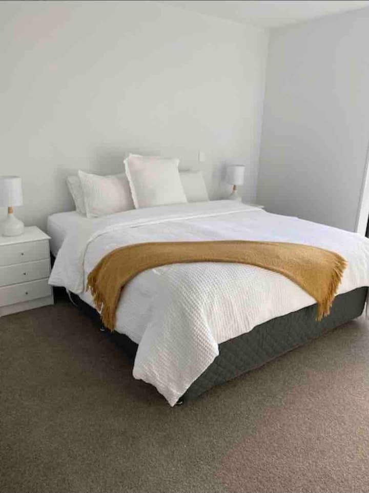 غرفة النوم 1 - سرير سوبر كينج بحمام داخلي