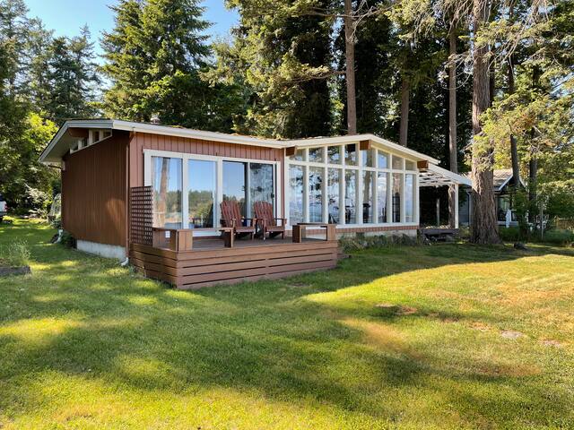 Waterfront Family Getaway on Mayne Island