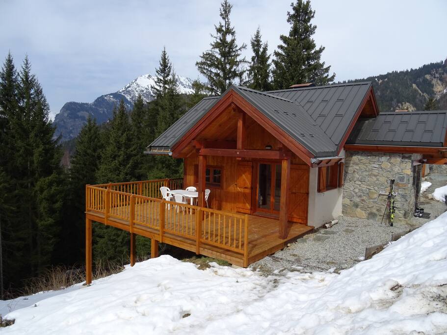 Un chalet lumineux et bien exposé