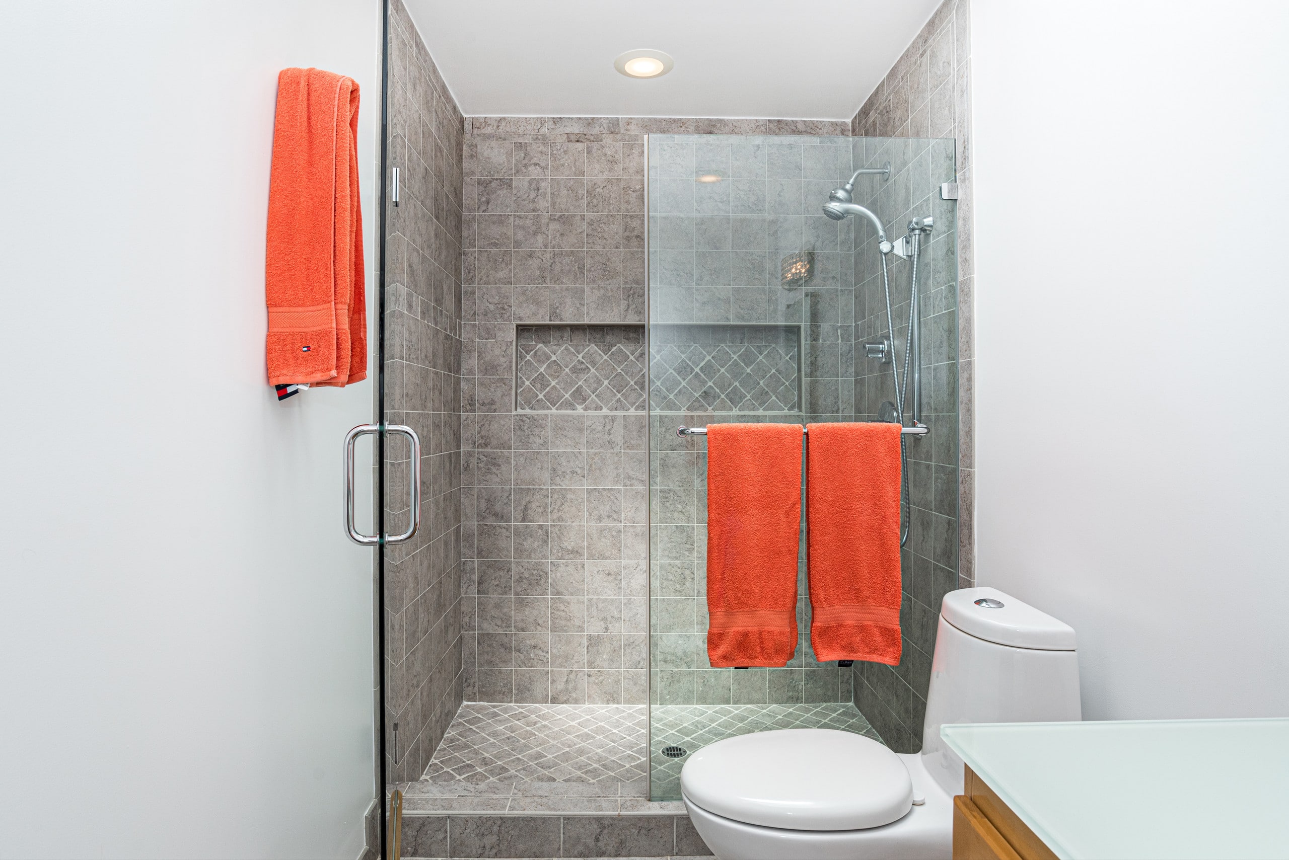Home in San Francisco · ★5.0 · 2 bedrooms · 2 beds · 2 private baths - Image 36