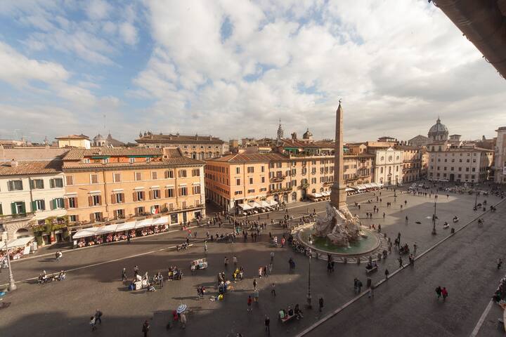 VACANZE ROMANE! A PIAZZA NAVONA! gallery image 4