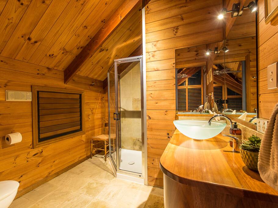 Unique ensuite