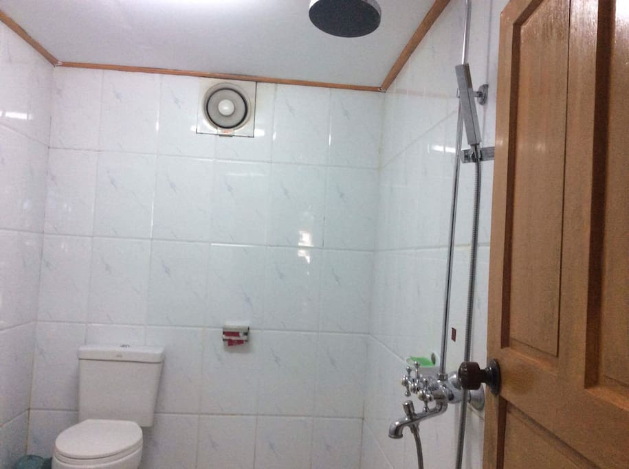 Clean toilet