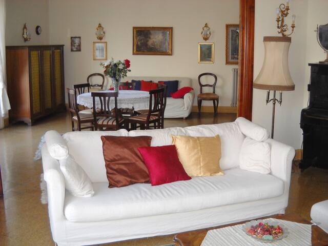 Residenza Oltrarno Guest House gallery image 5