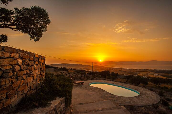 Villa Uriah- Dreamy luxury villa in the mountains gallery image 2