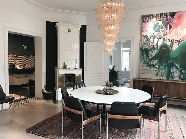 Spacious apartment by the castle, private garden