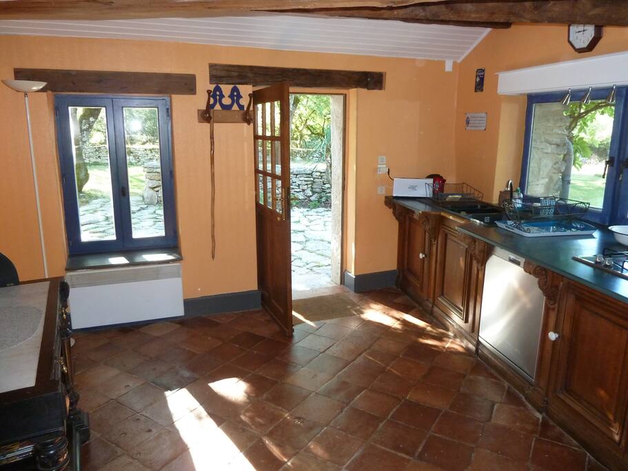 Cuisine donnant sur la terrasse