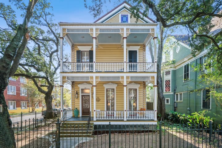 Gorgeous & Elegant Home In Uptown New Orleans! gallery image 2