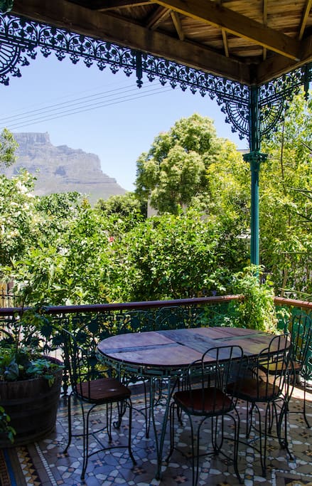 The front stoop, great for morning coffee with a view of the mountain.