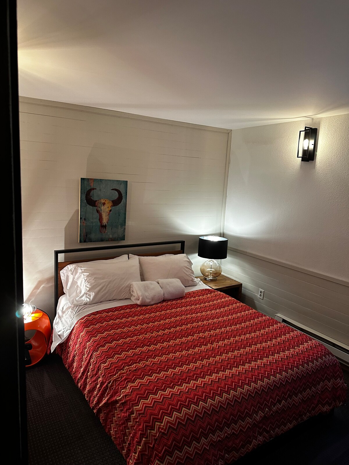 חדר שינה 1 מיטת קווין למטה