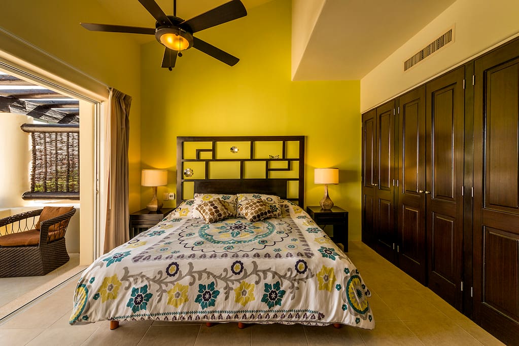 Luna Maya condo