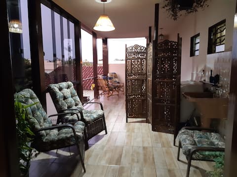Airbnb em destaque: Pousada Arvoredo Apê 01 (Arvoredo Apê 01 Bed and Breakfast) em Praia Grande