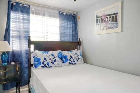 Cozy one-bedroom,  Cottage in Danottage.