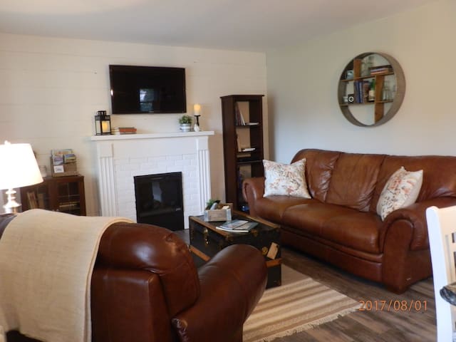 Airbnb Niagara On The Lake Vacation Rentals Places To Stay