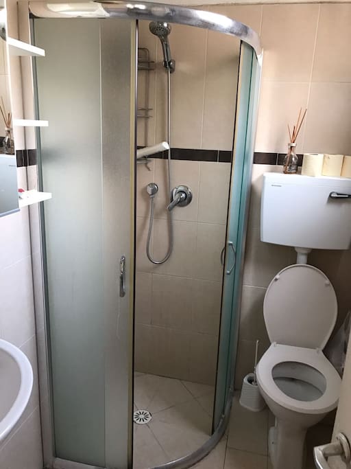 shower / washing room