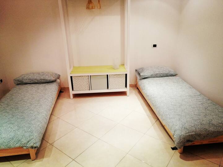 3 spots with low beds suitable for even the little ones.
1 single bed and a half  (120x200) plus 2 single beds(80x200). 

The singles can be firmly joined together and equipped with a 6 cm memory foam topper topper topper topper for a double bed. 
 
