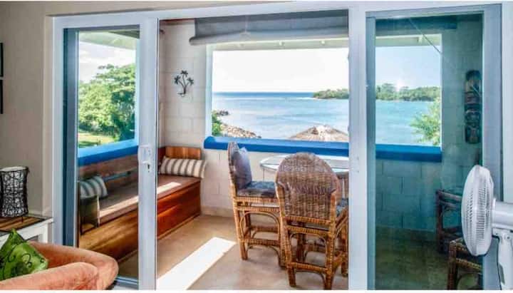 Oceanfront Top Floor Studio - Amazing View - Negril