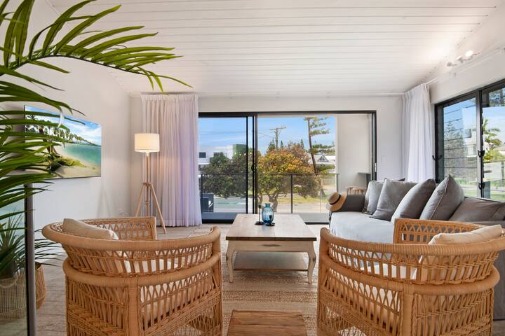 Beachside Home, Cartwright Lighthouse, Shopping gallery image 3